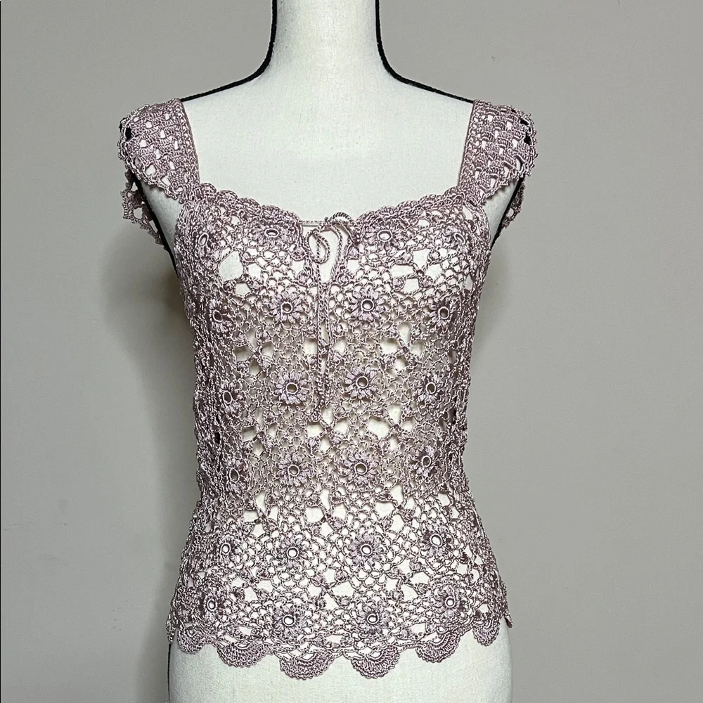 🌸🩷The Limited Crochet Lace Blouse in Light Purple - Picture 4 of 15